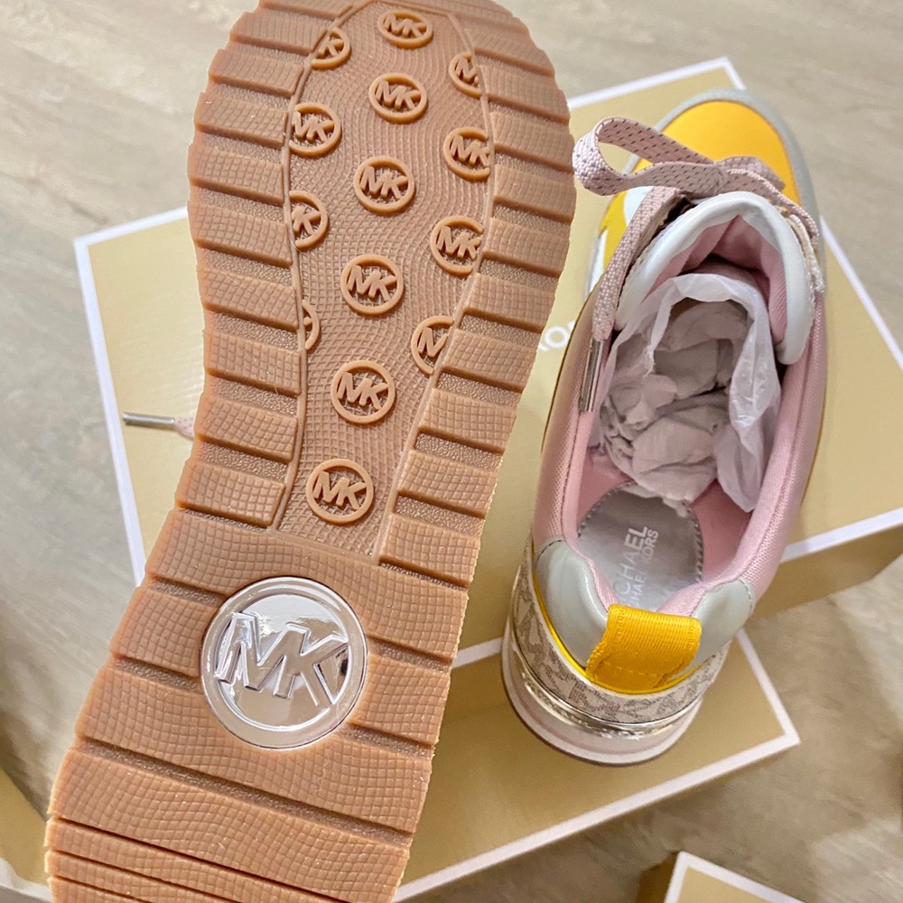 Michael Kors Shoes - Picture 6 of 7